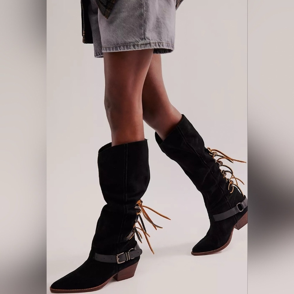 NWOB Free People Back-lace SwayLow Slouchy Suede boots in Black Sz 7.5